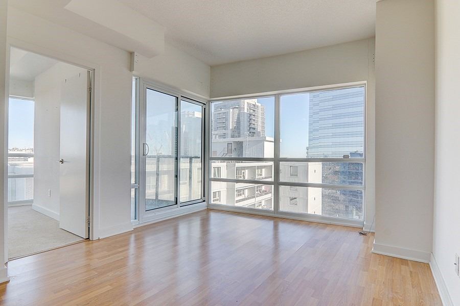 5740 Yonge St, #1207