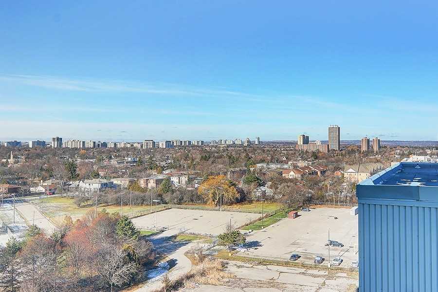 5740 Yonge St, #1207