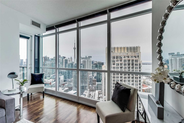 215 Fort York Blvd, Toronto