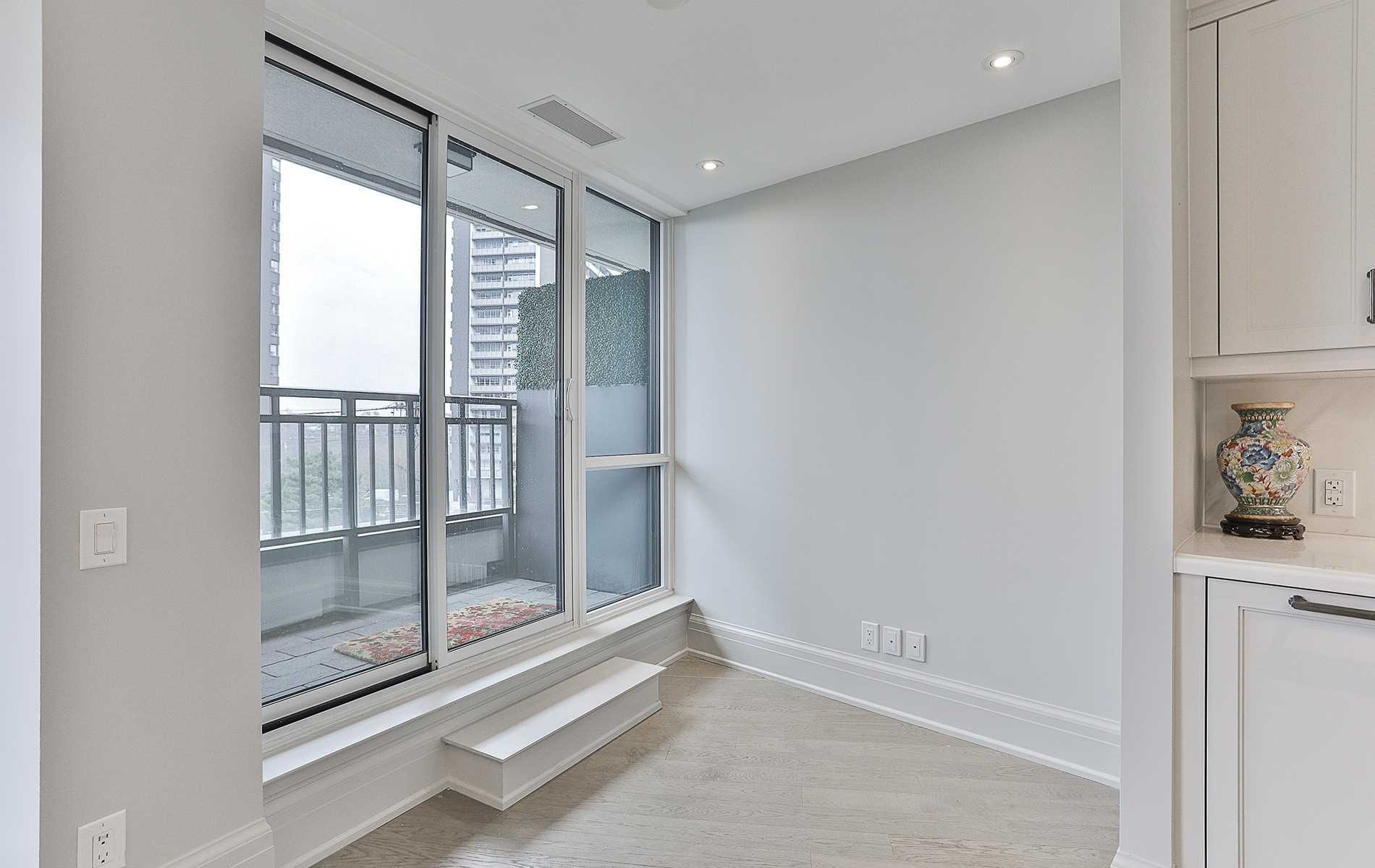 181 Davenport Rd, #302