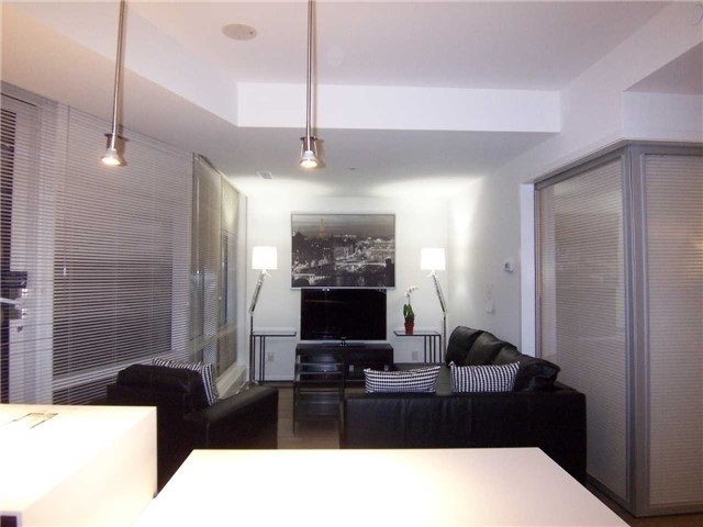 1 Bloor St E, #519