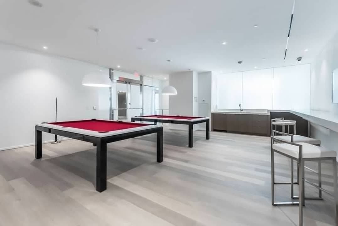 1 Bloor St E, #519