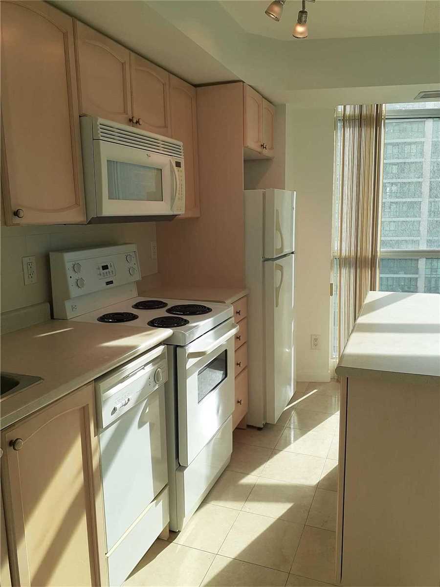 18 Yonge St, #1212