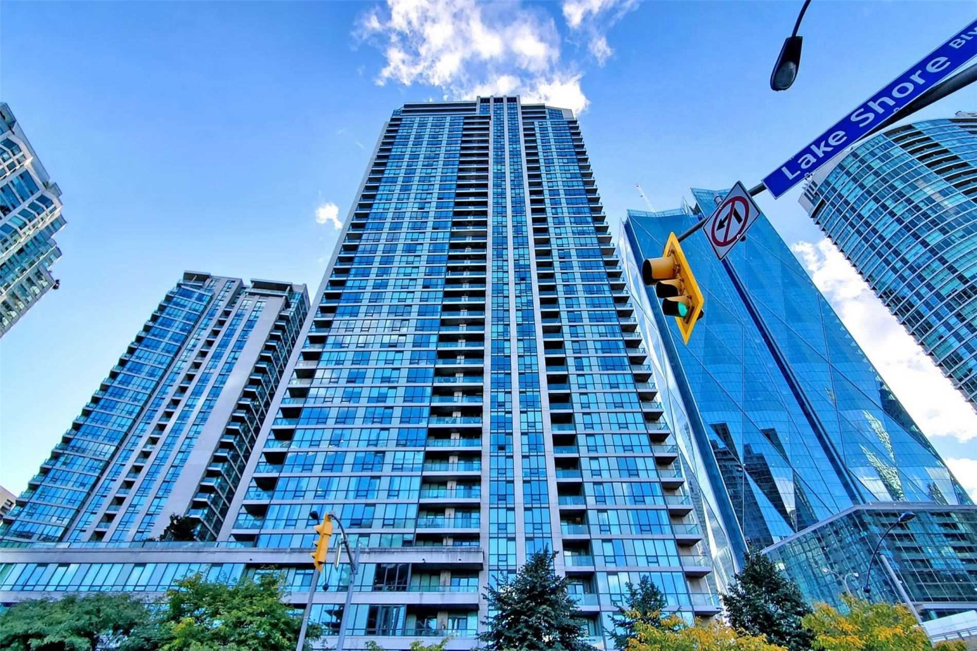 16 Yonge St, #2207