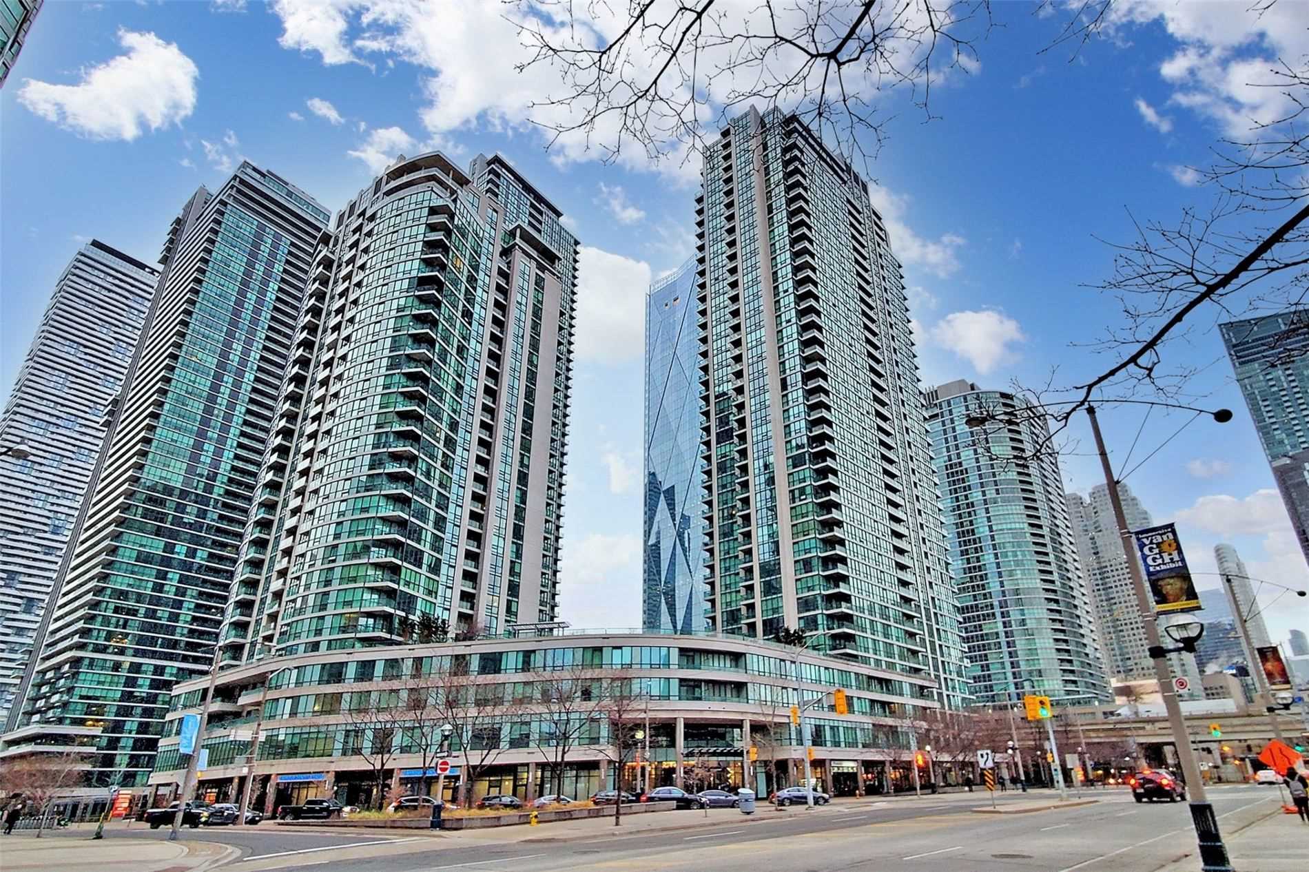 16 Yonge St, #2207