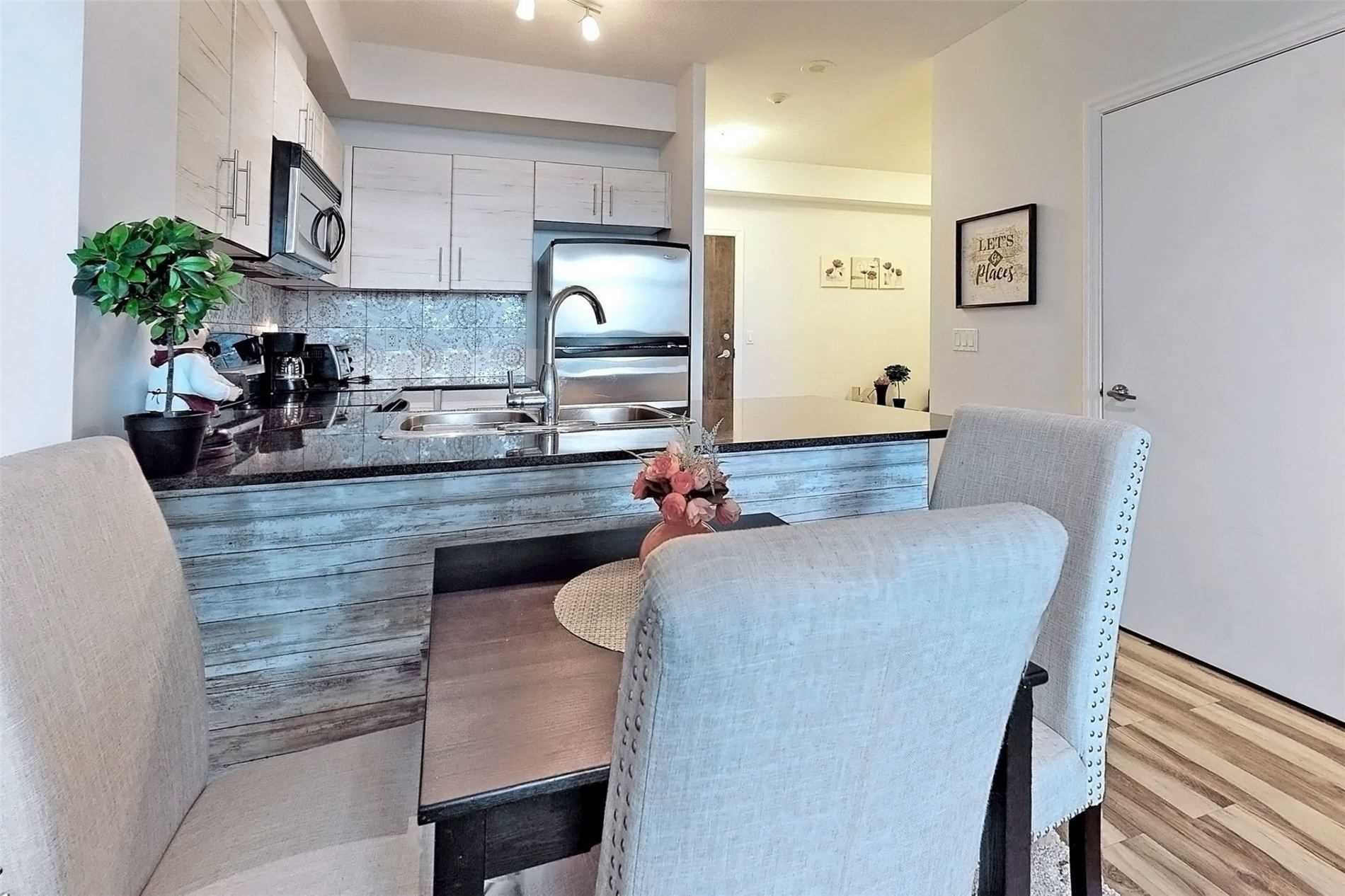16 Yonge St, #2207