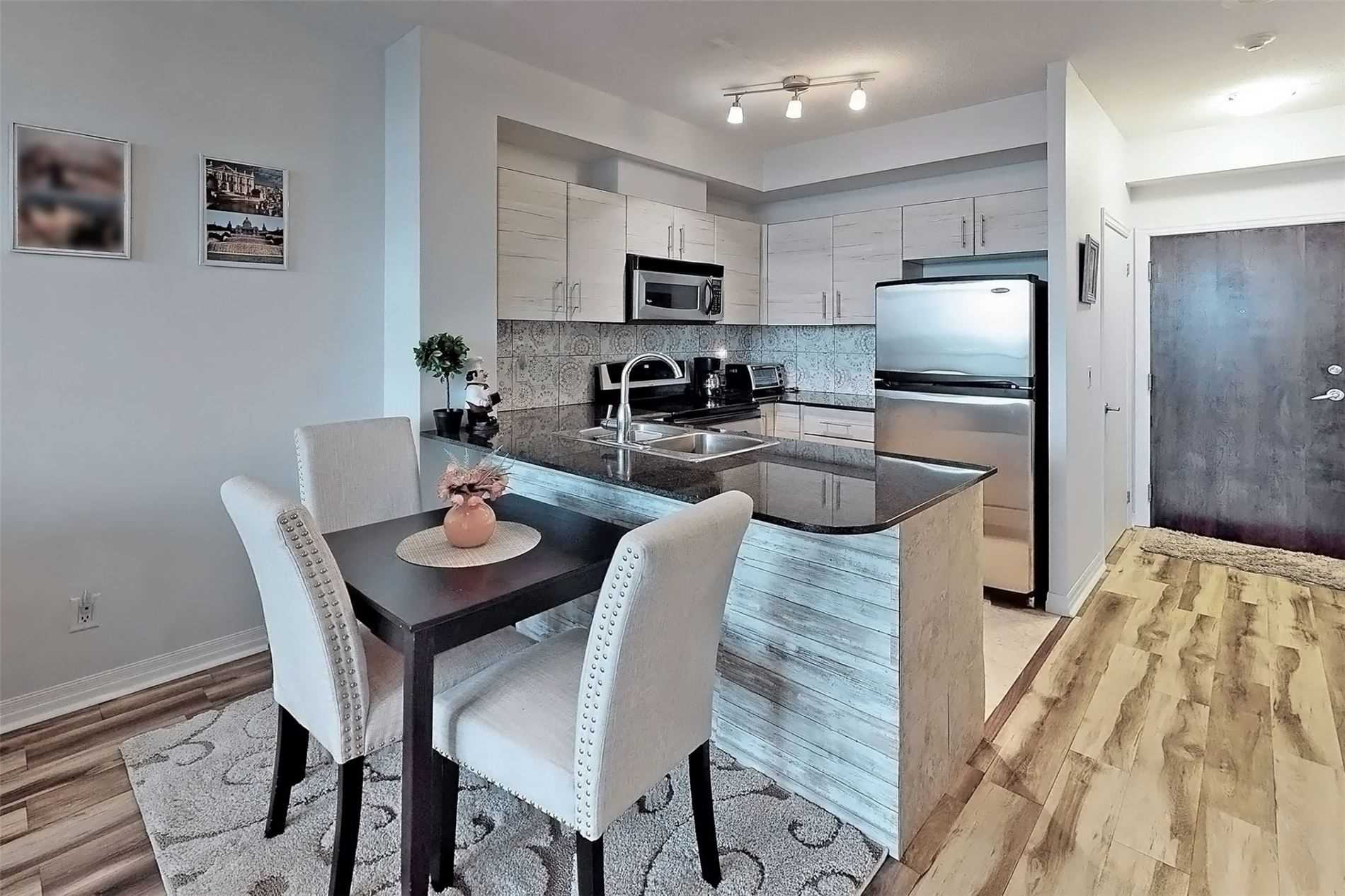 16 Yonge St, #2207