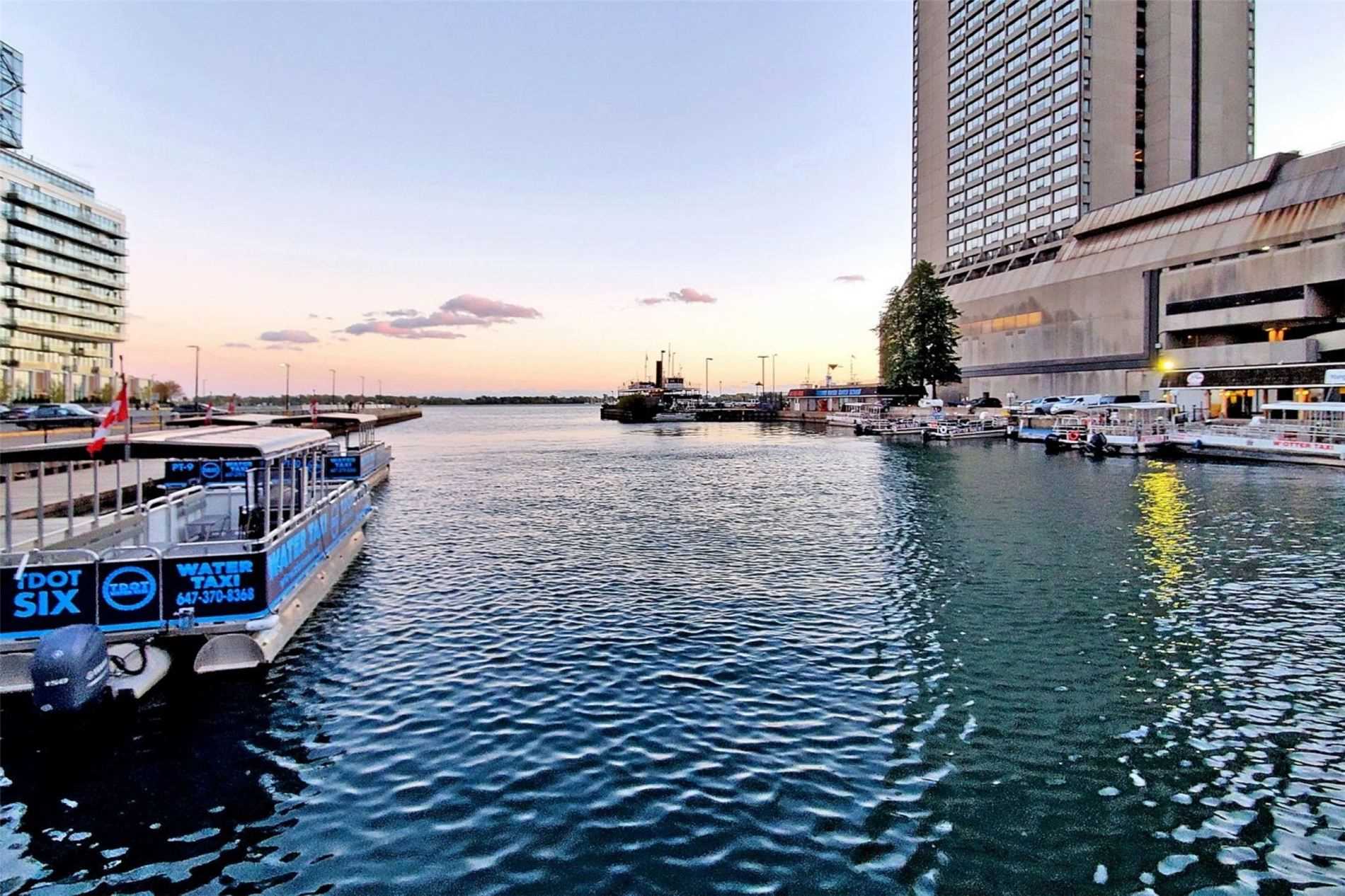 16 Yonge St, #2207