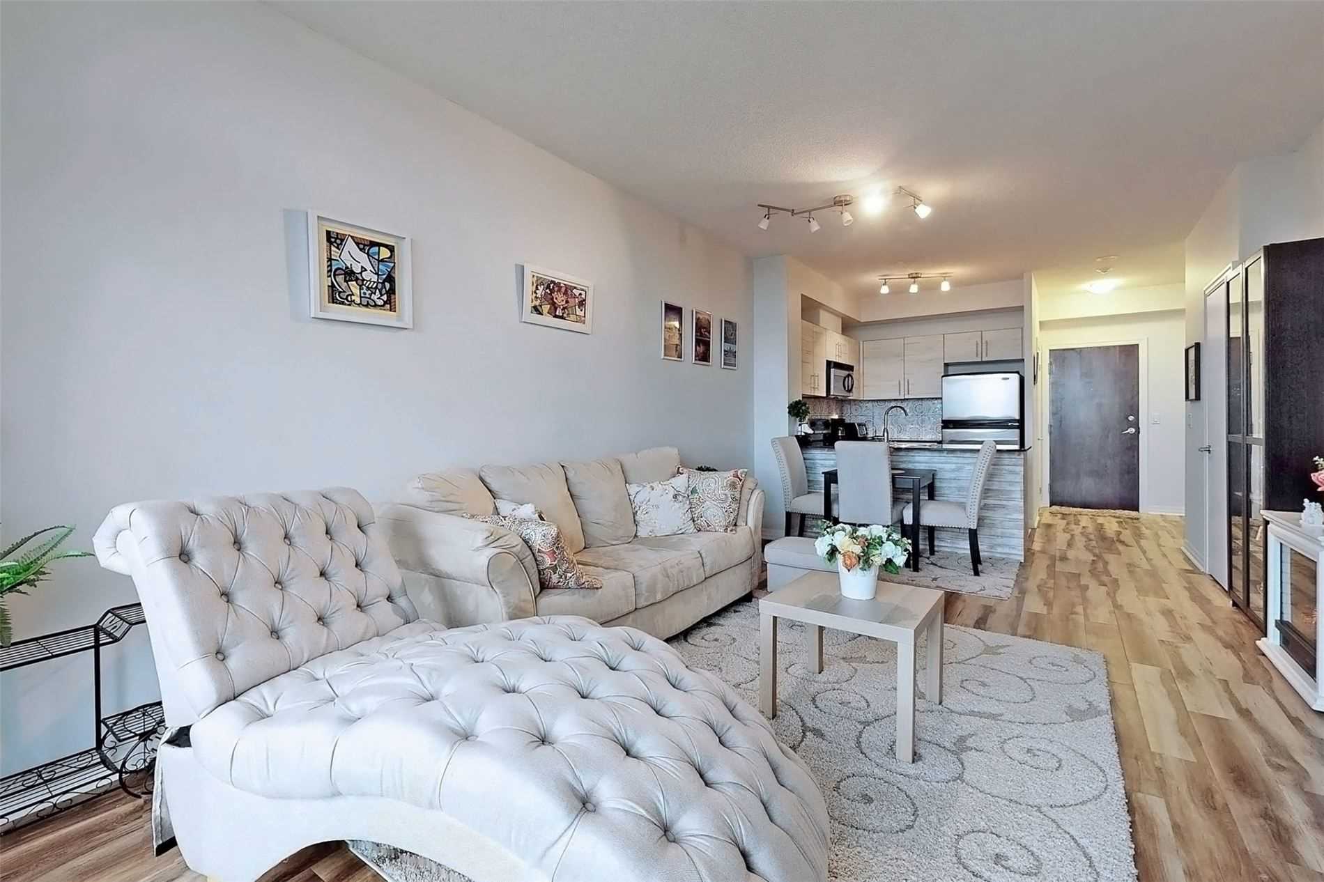 16 Yonge St, #2207