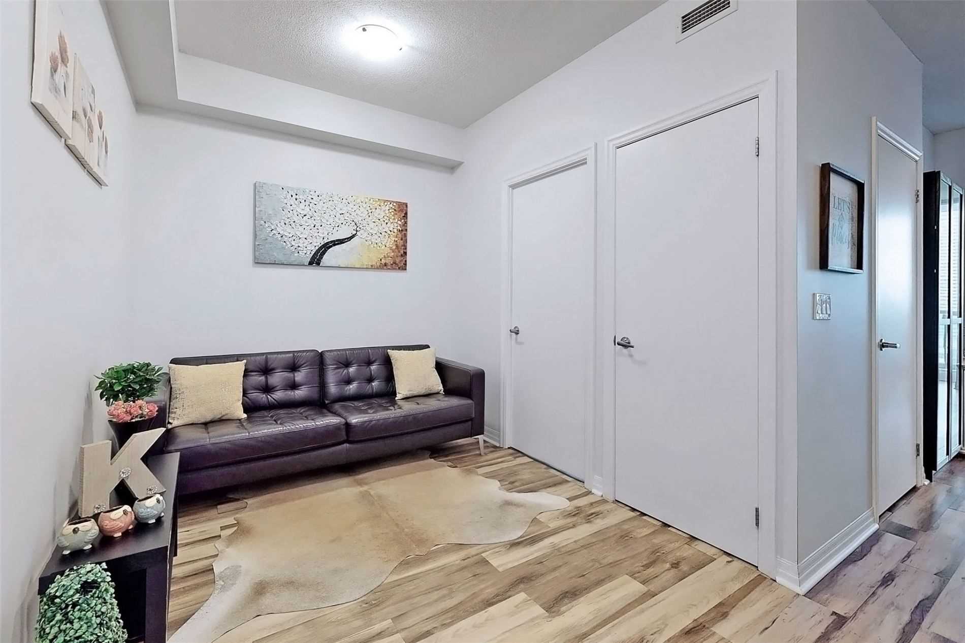 16 Yonge St, #2207