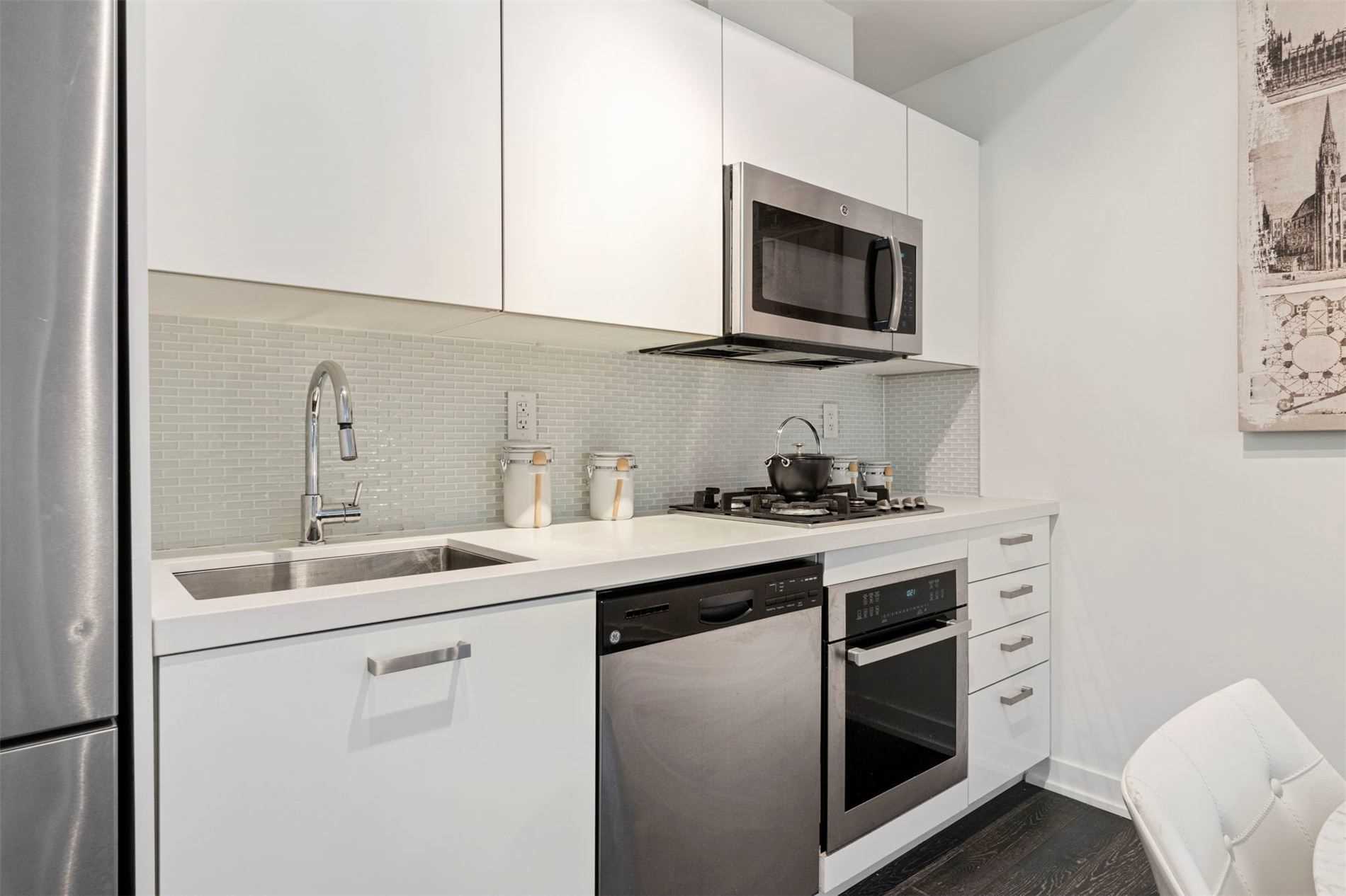 39 Brant St, #305