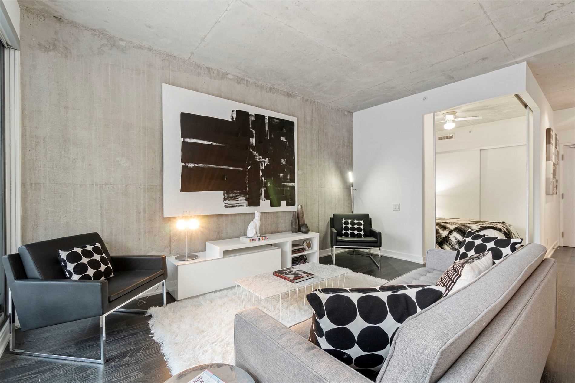 39 Brant St, #305