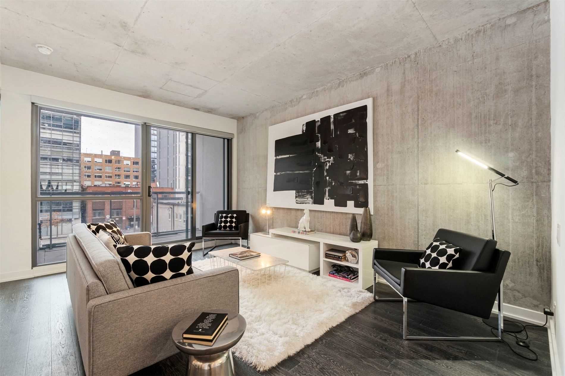 39 Brant St, #305