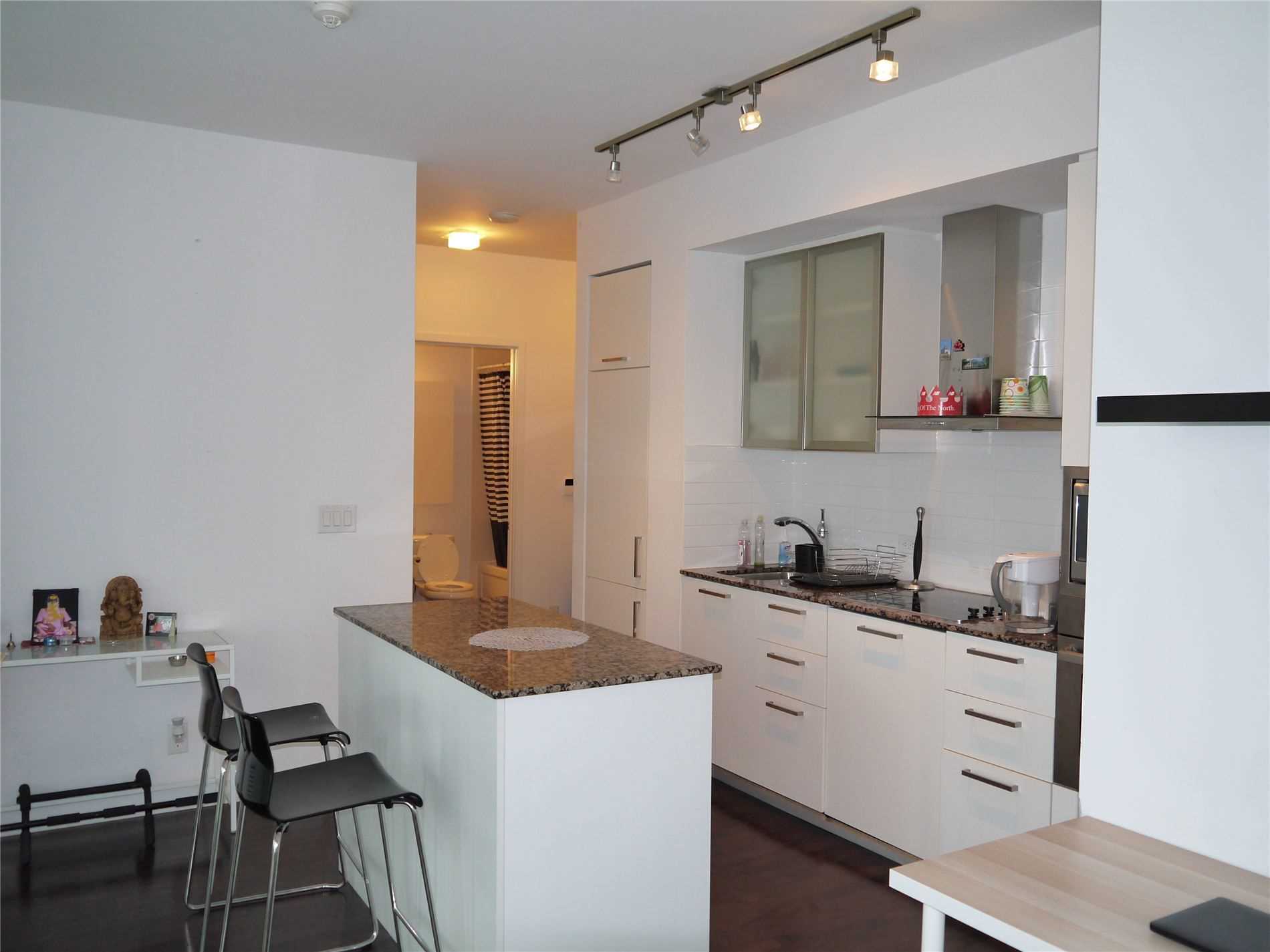 12 York St, #302