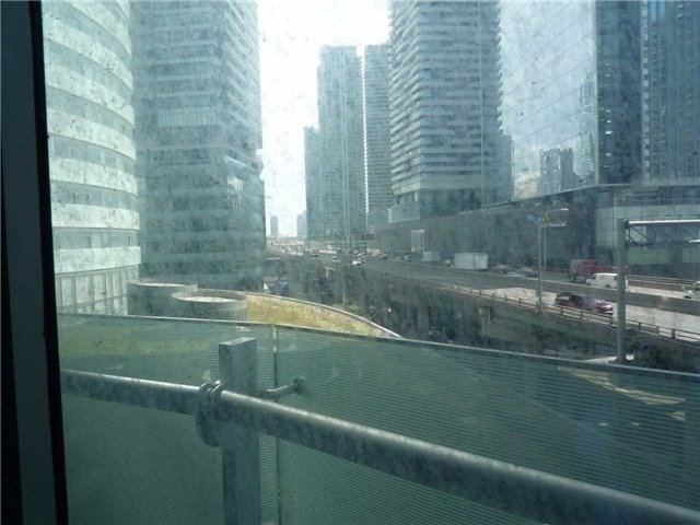 12 York St, #302