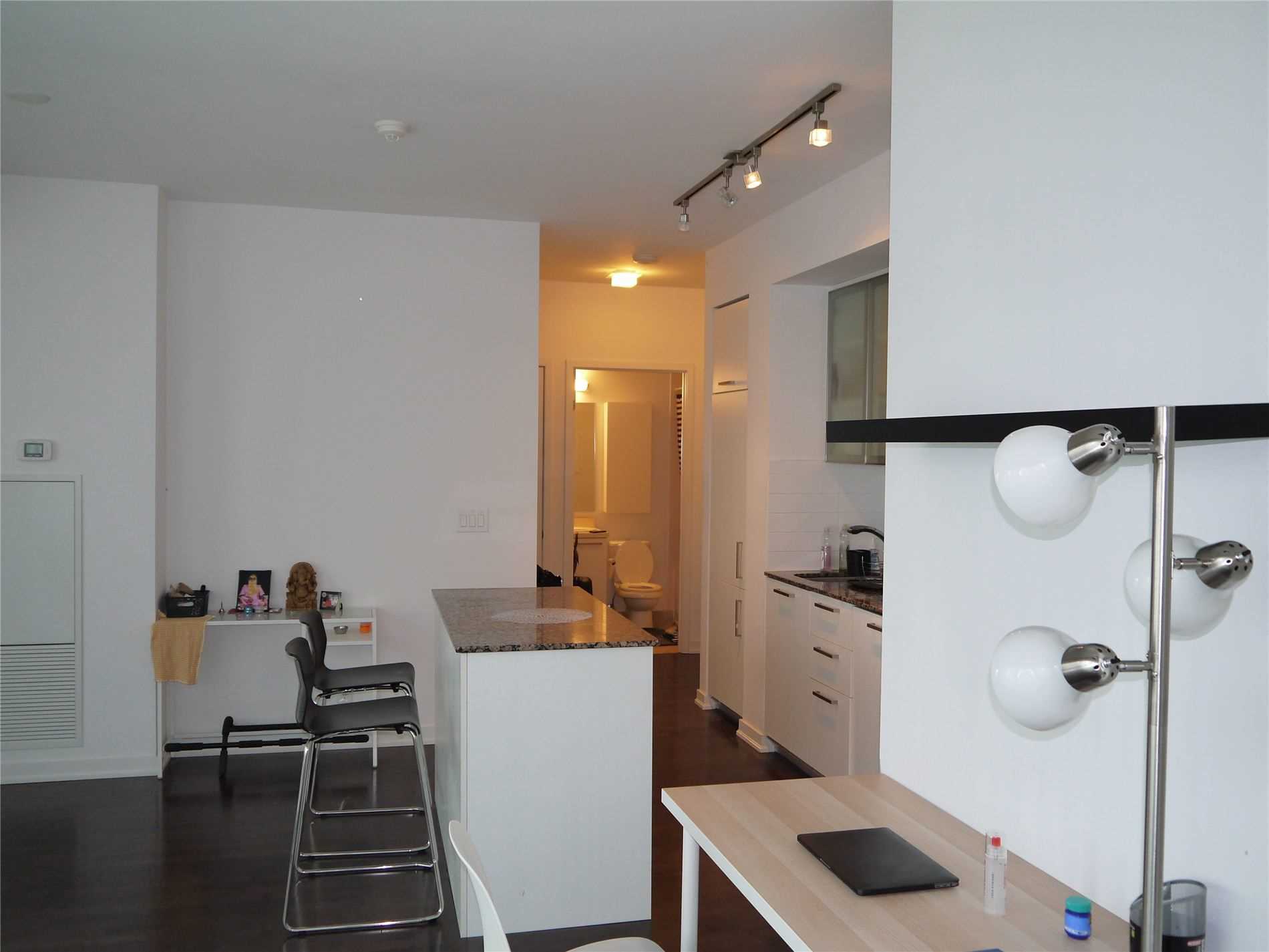 12 York St, #302