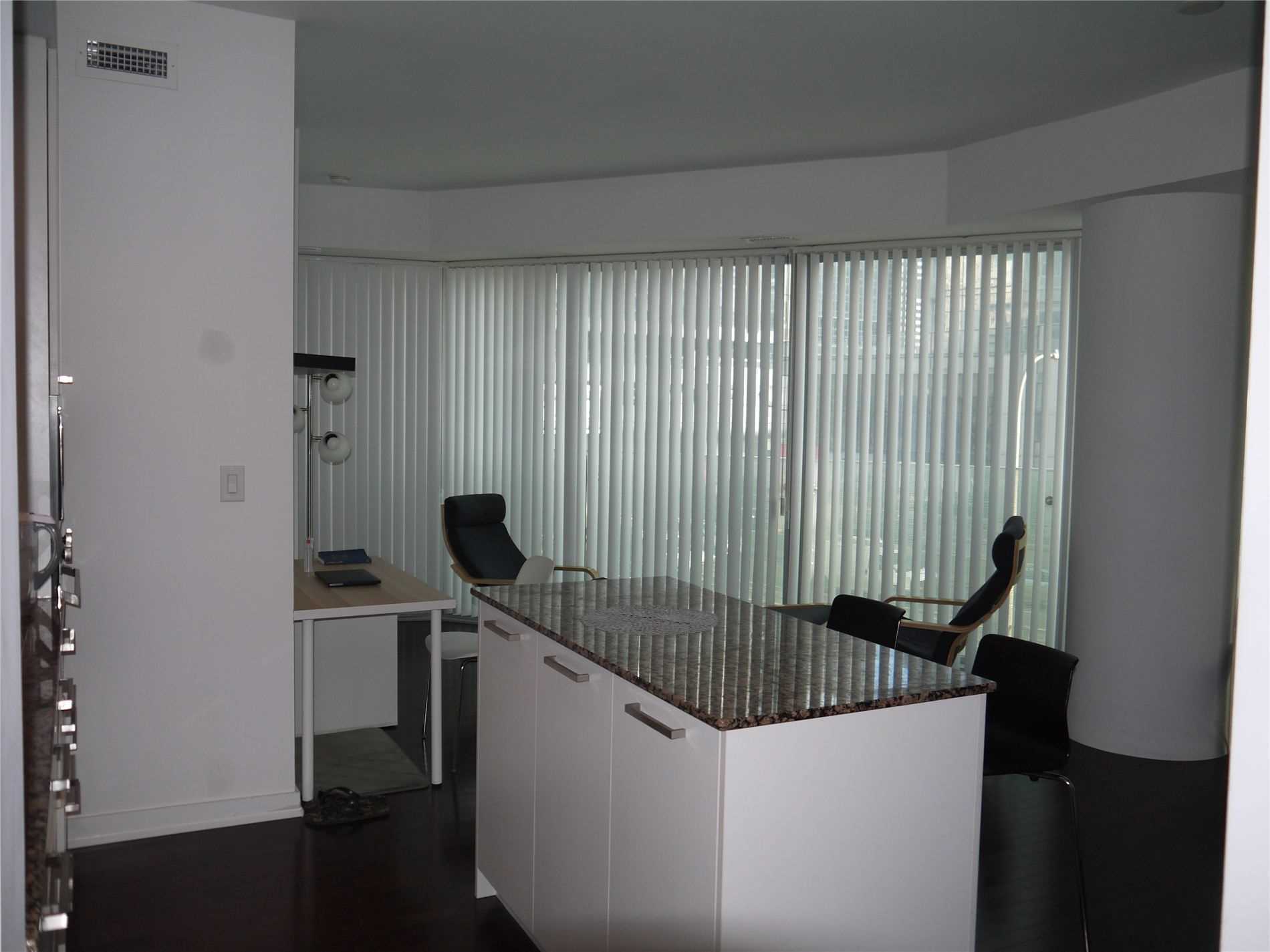 12 York St, #302