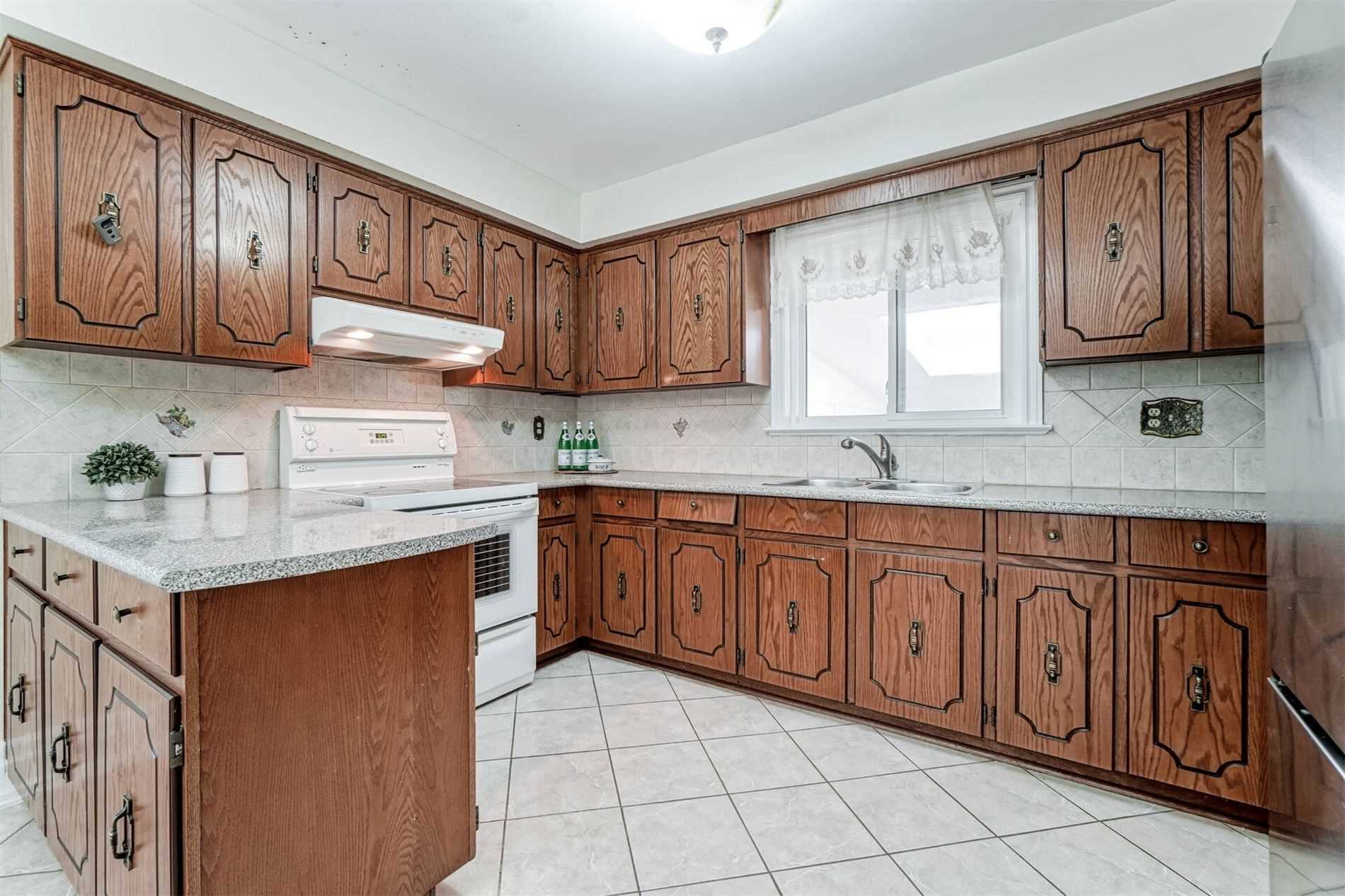 221 Reiner Rd