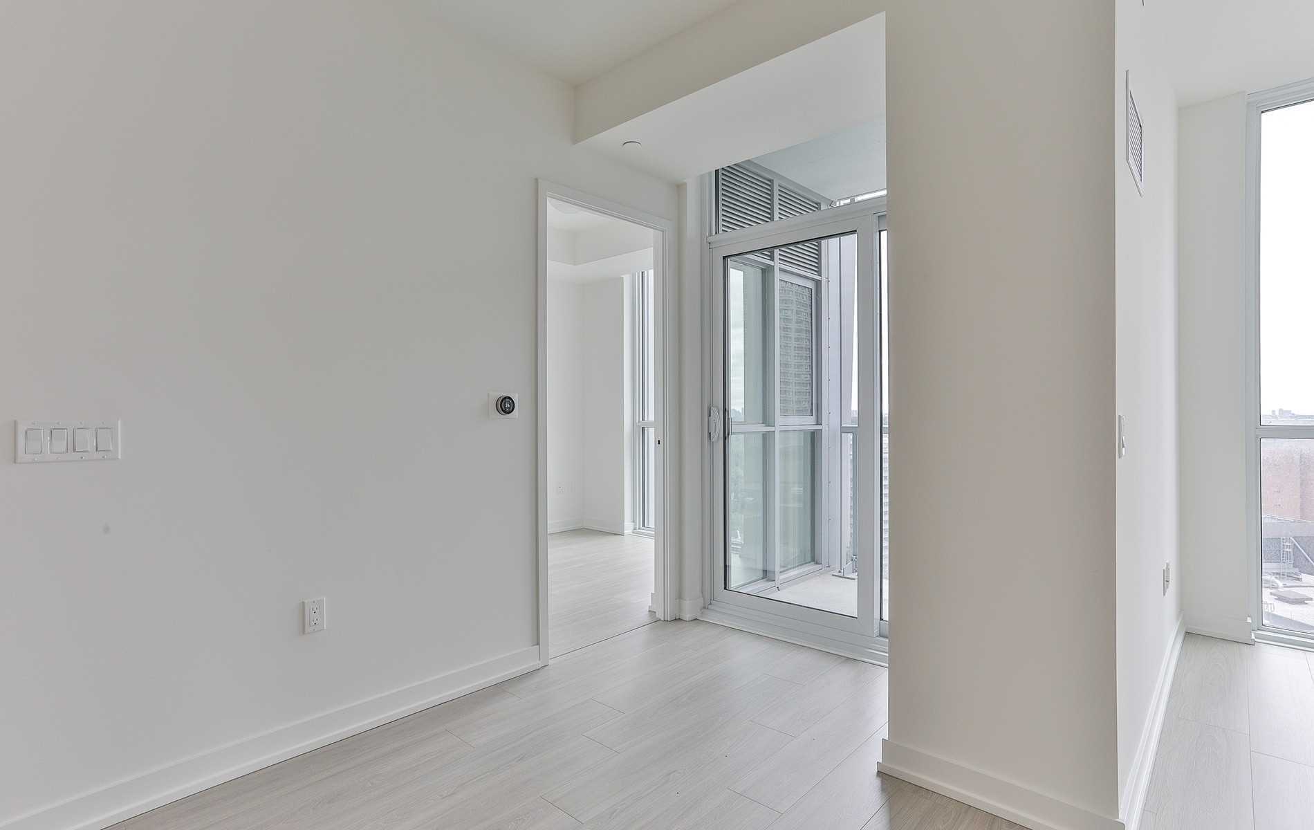 1 Yorkville Ave, #1611