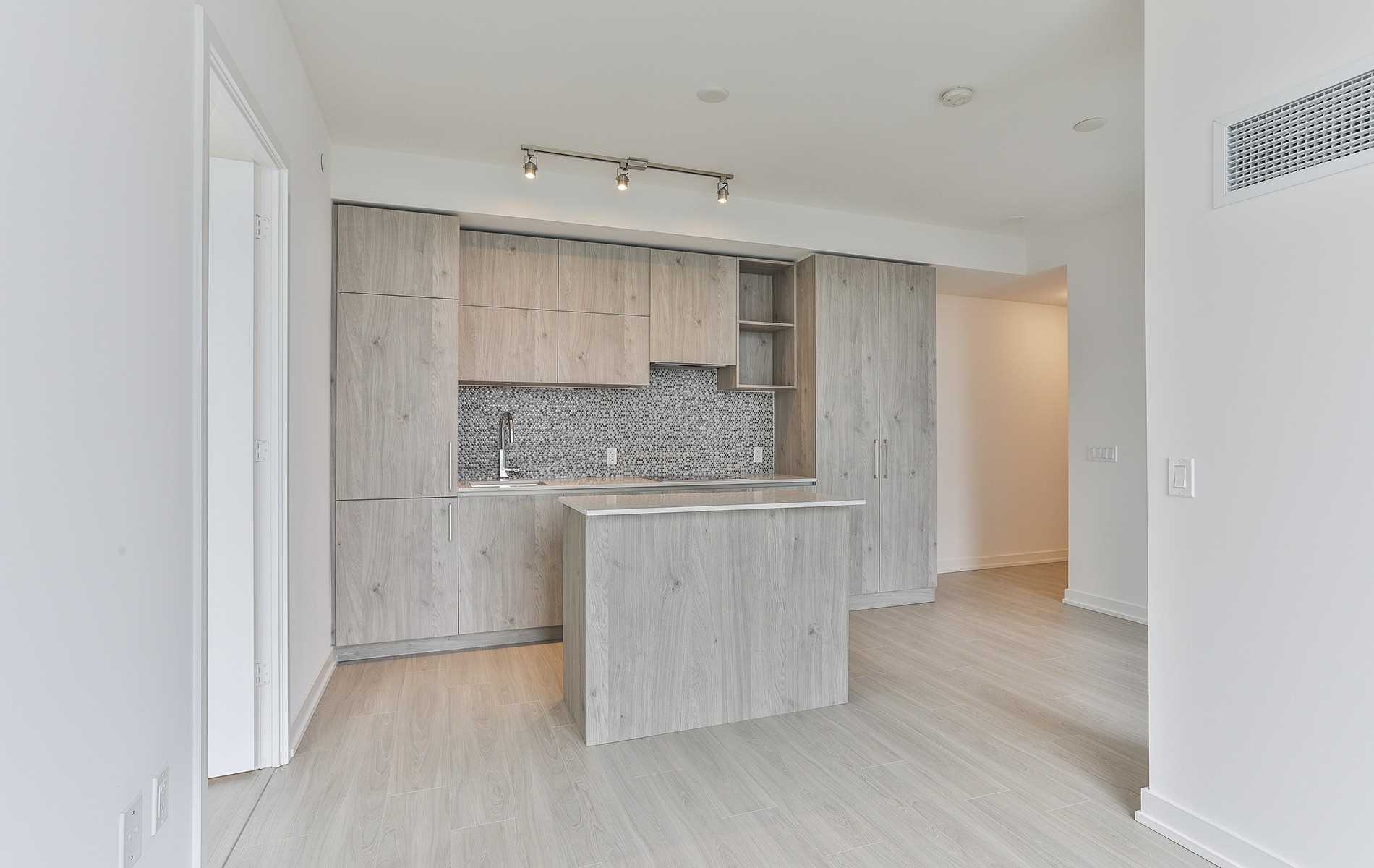 1 Yorkville Ave, #1611