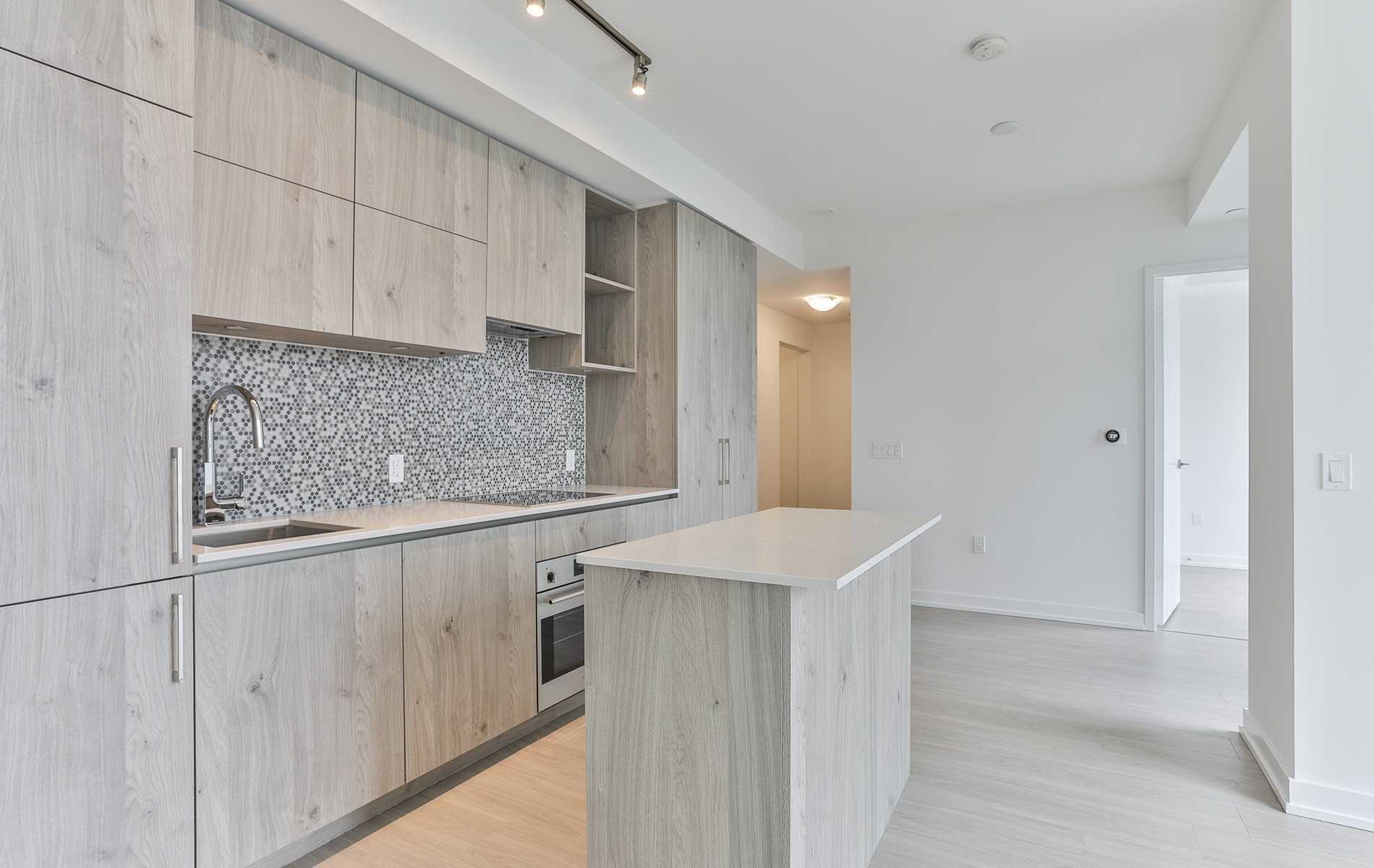 1 Yorkville Ave, #1611