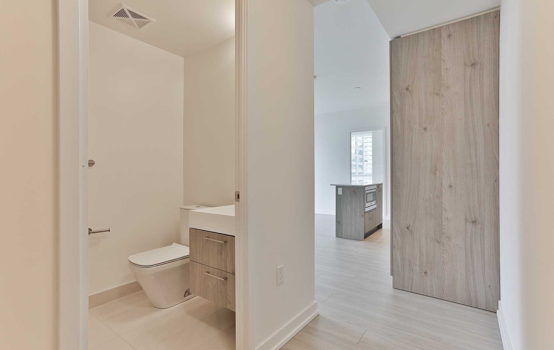 1 Yorkville Ave, #1611