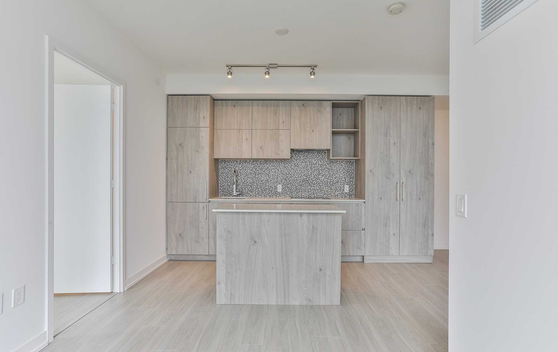 1 Yorkville Ave, #1611