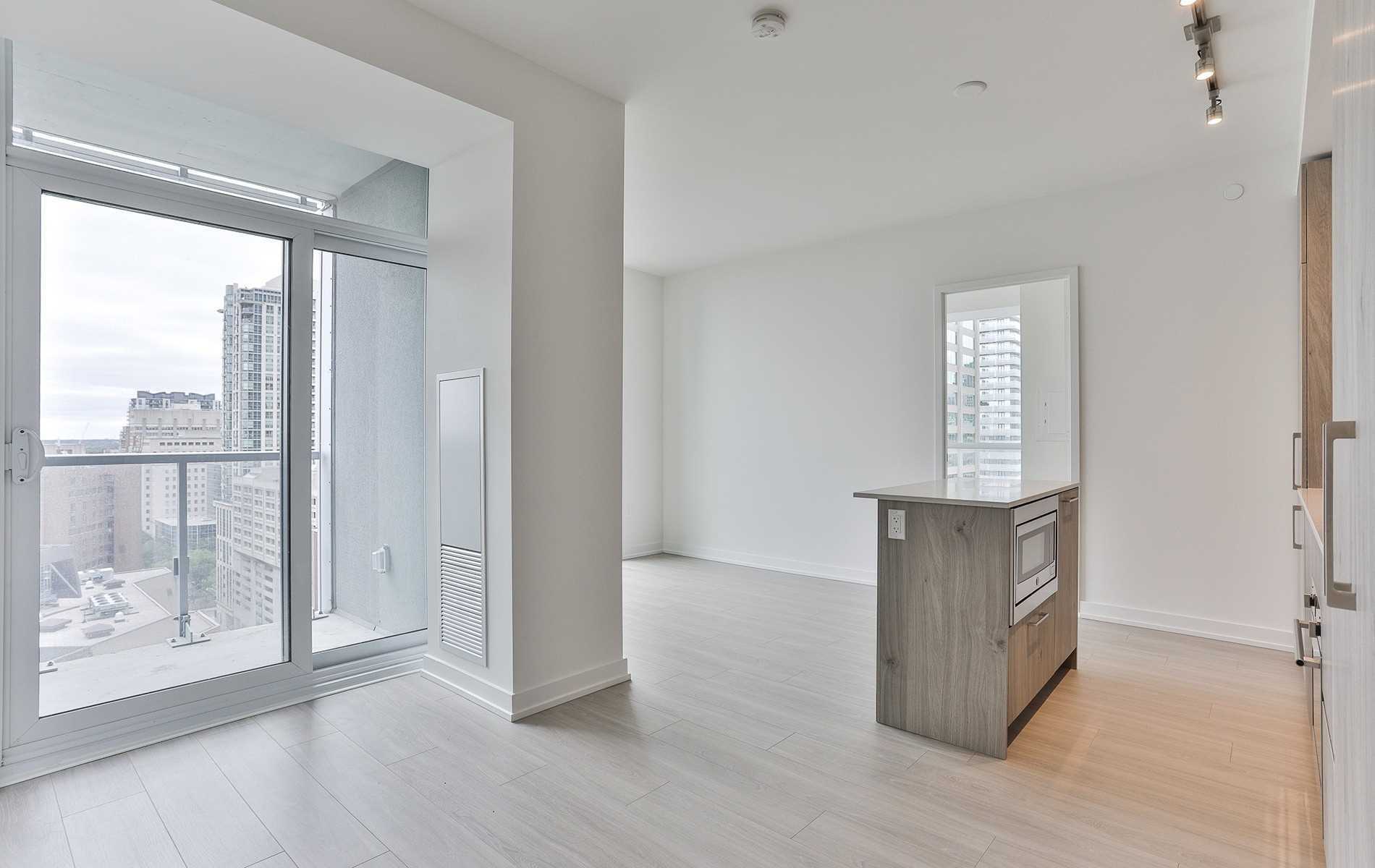 1 Yorkville Ave, #1611
