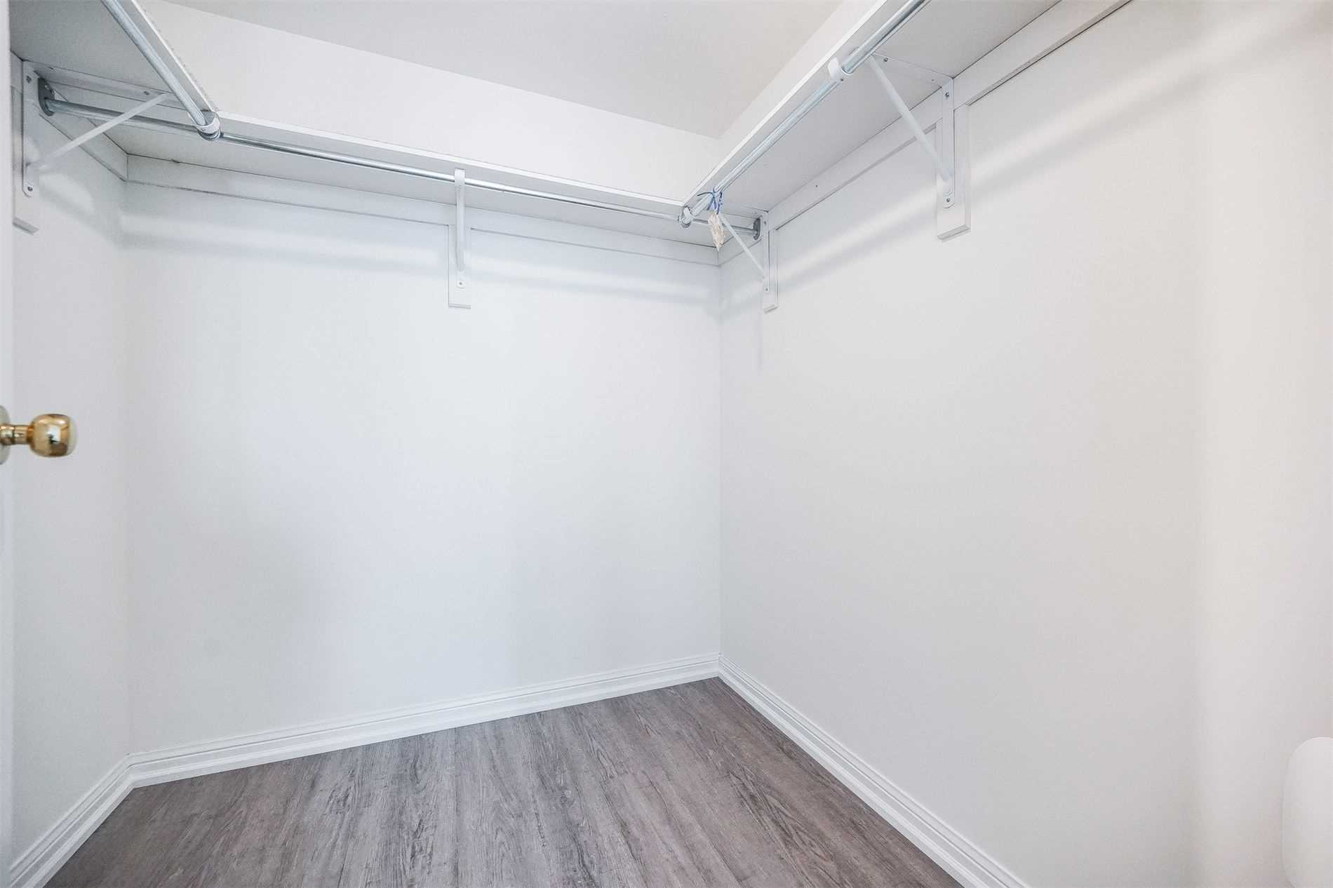 23 Lorraine Dr, #2112