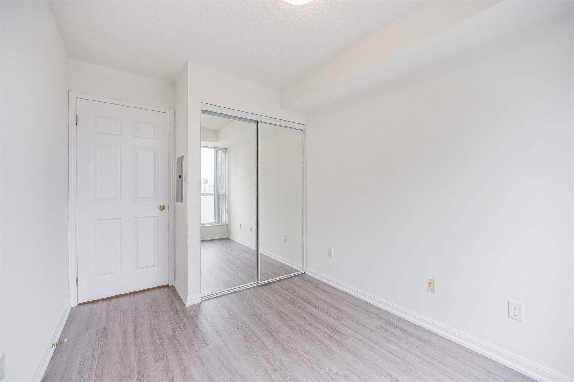 23 Lorraine Dr, #2112