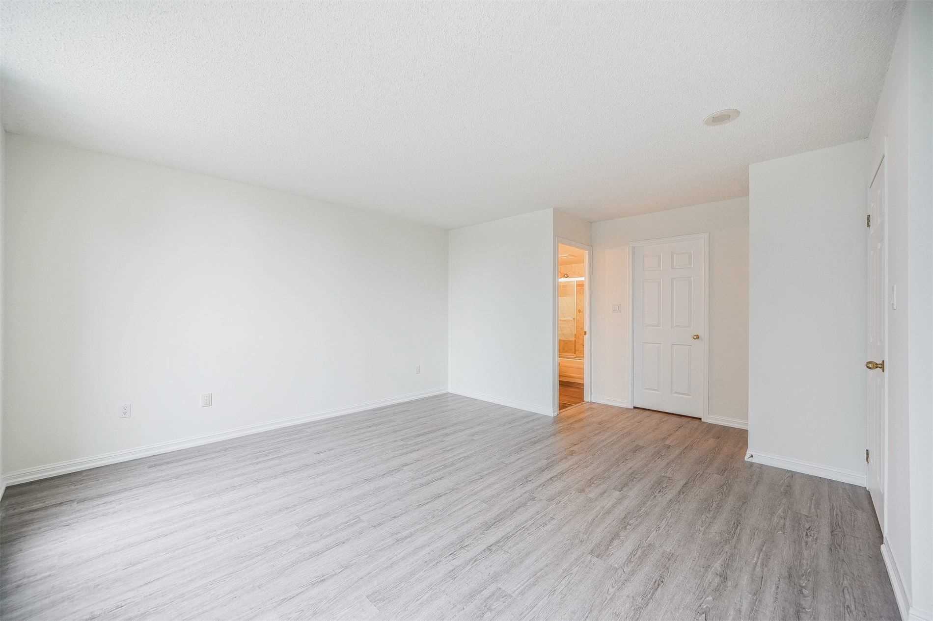 23 Lorraine Dr, #2112