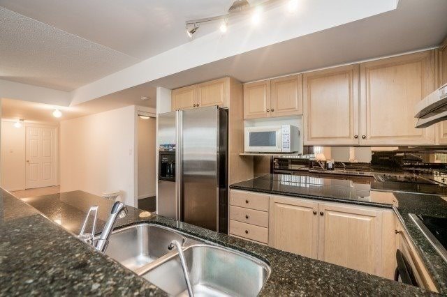23 Lorraine Dr, #2112