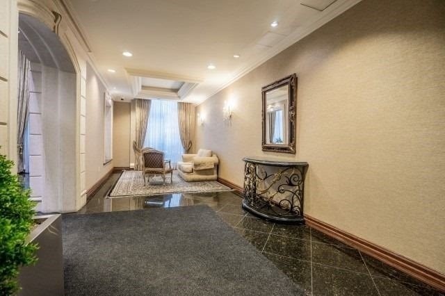23 Lorraine Dr, #2112