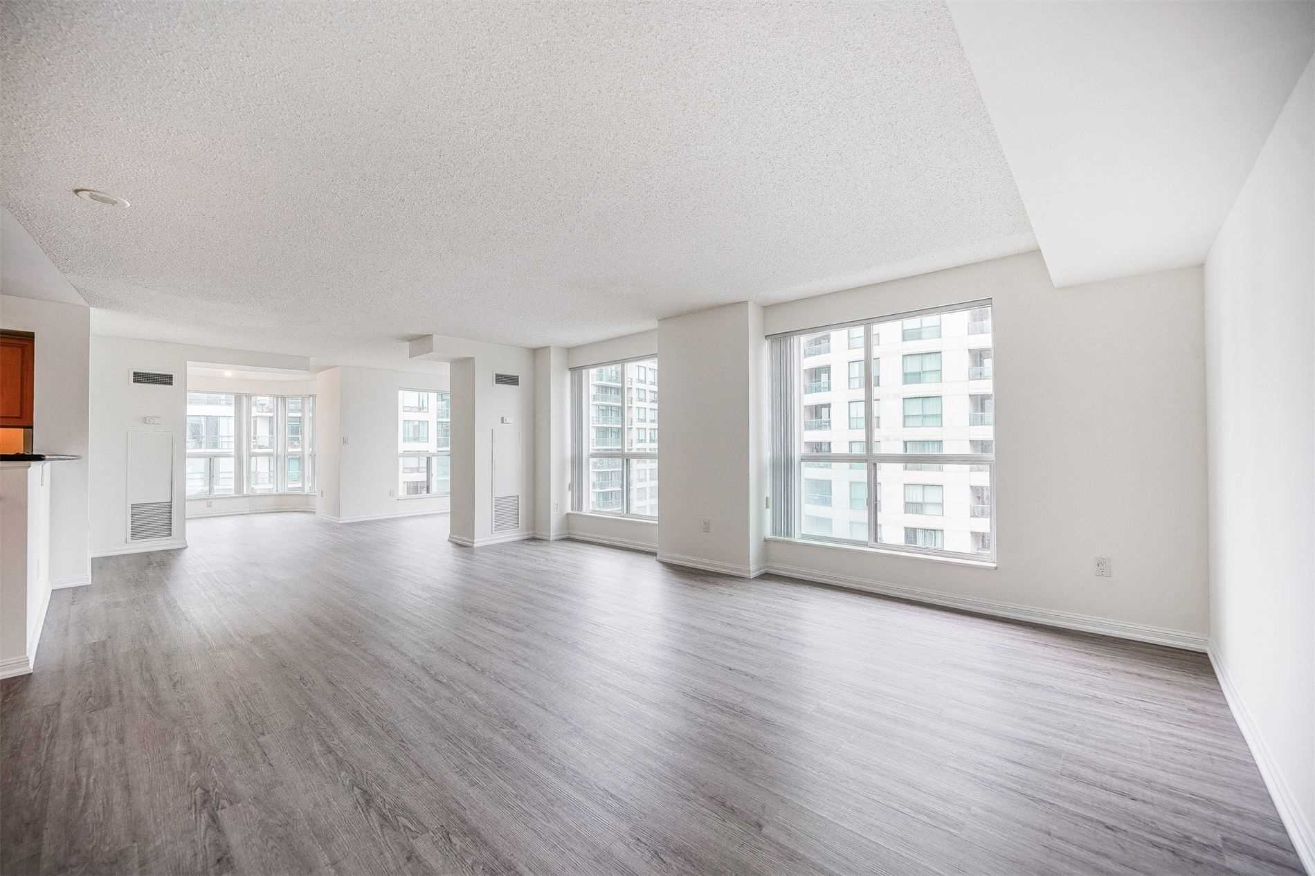 23 Lorraine Dr, #2112