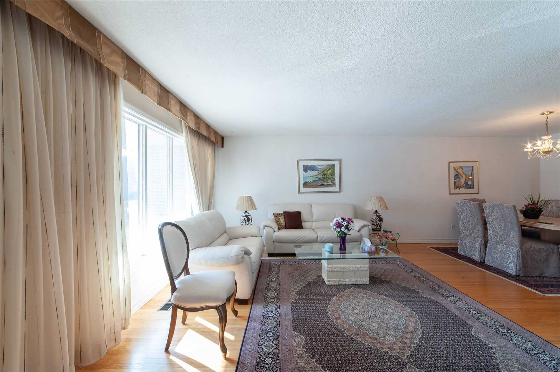 87 Sexton Cres