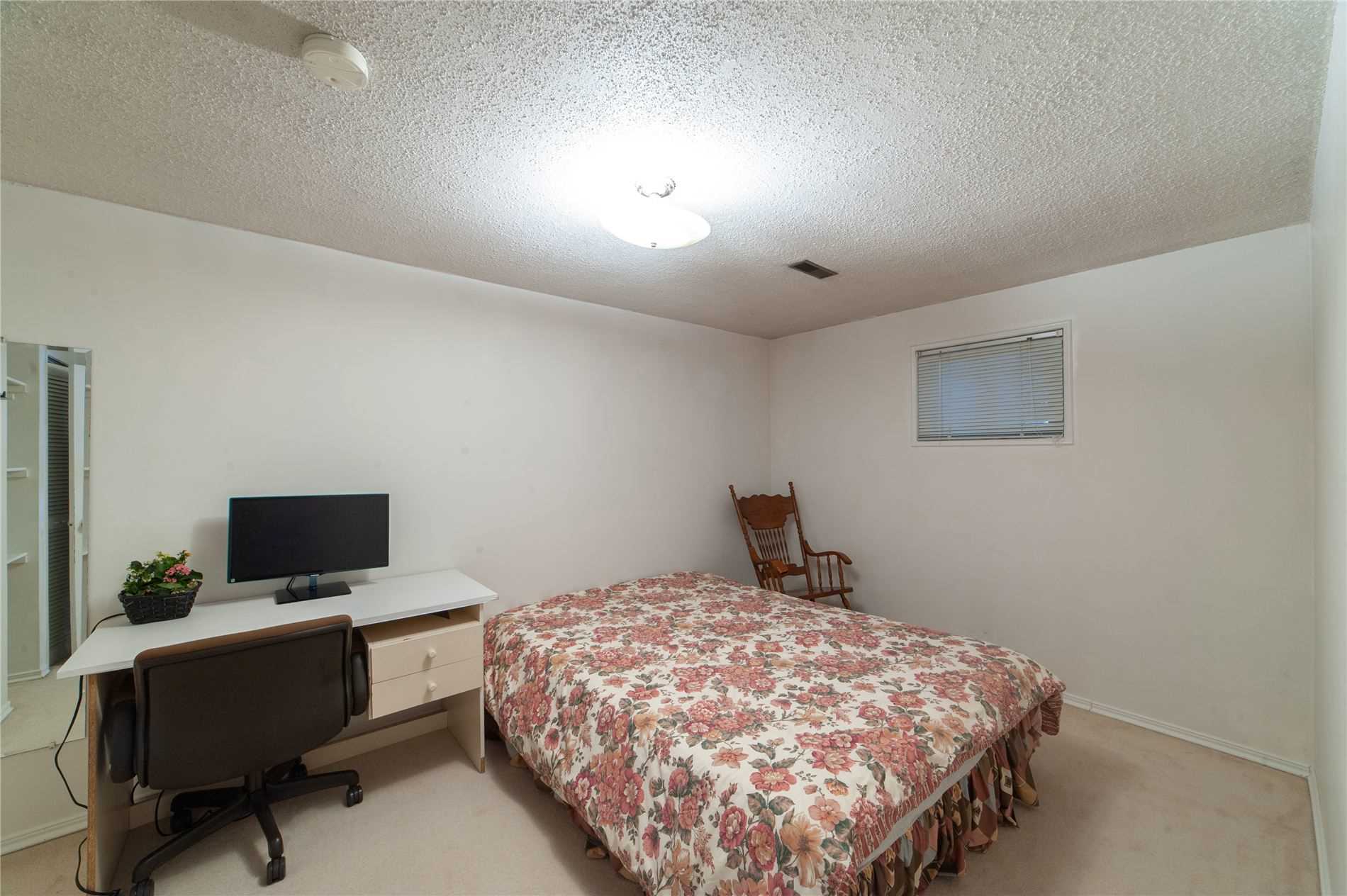 87 Sexton Cres