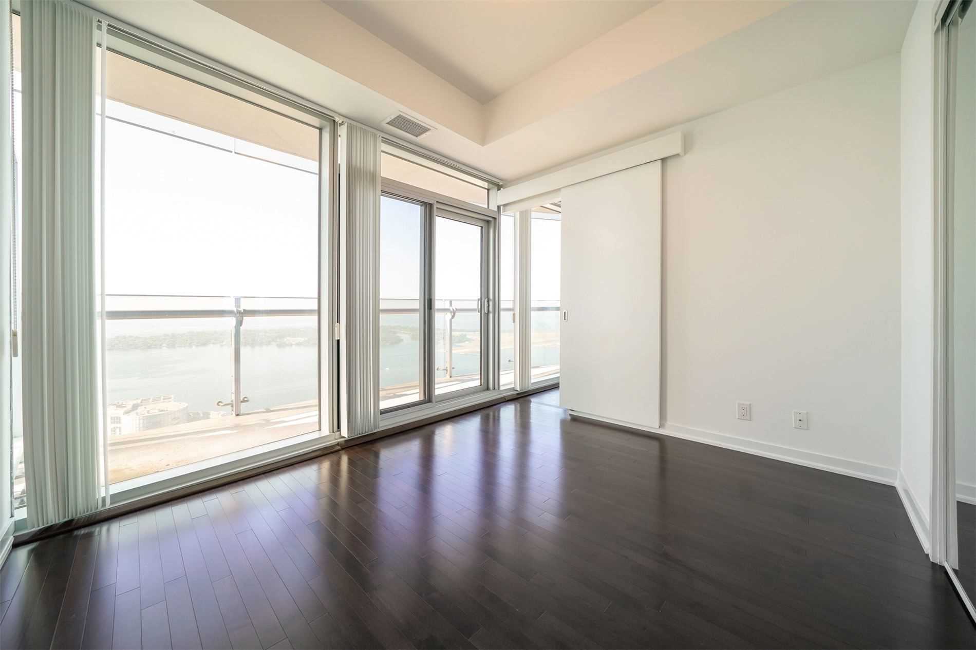 12 York St, #4904