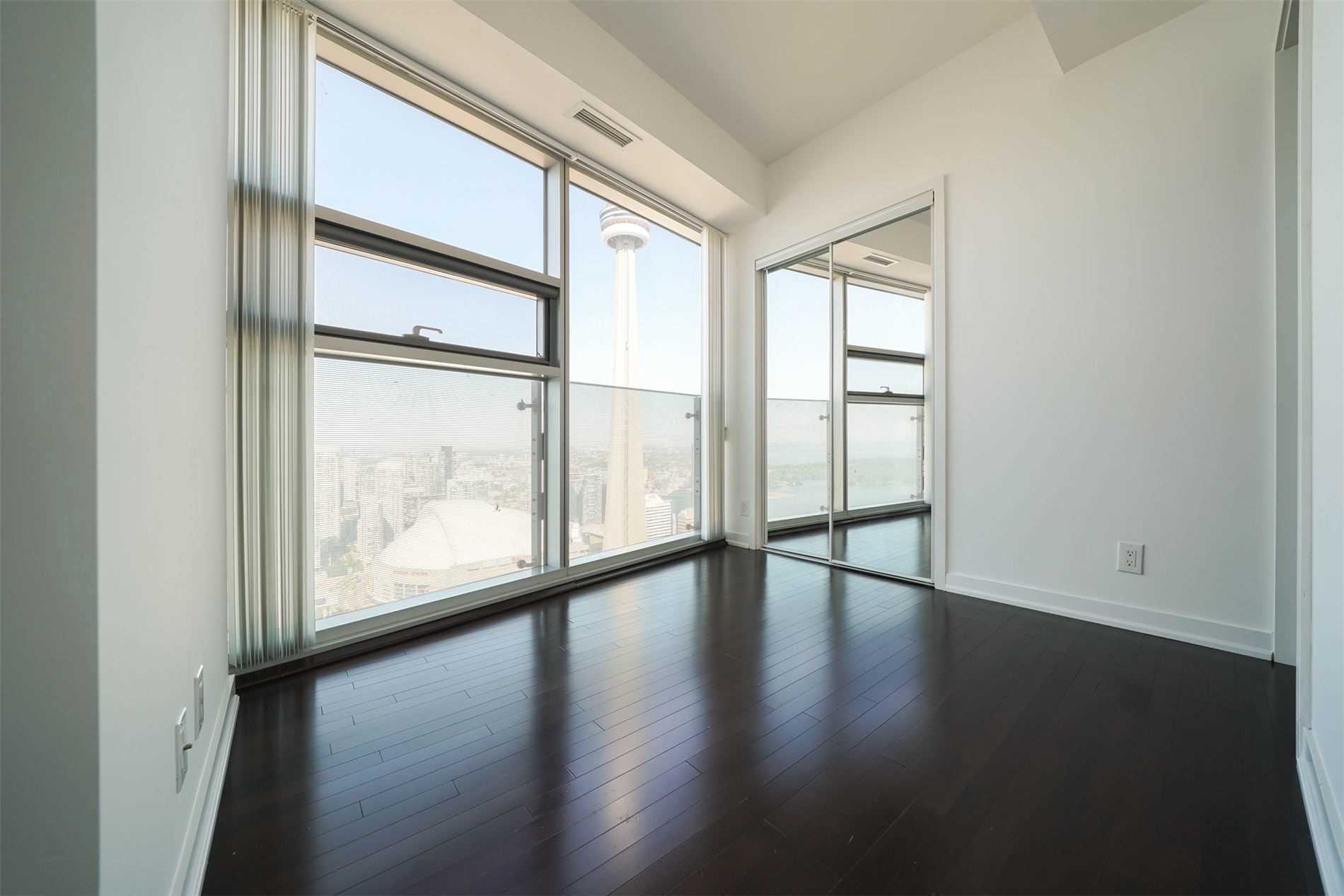 12 York St, #4904