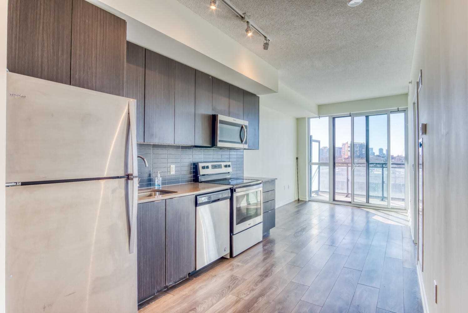 3237 Bayview Ave, #601