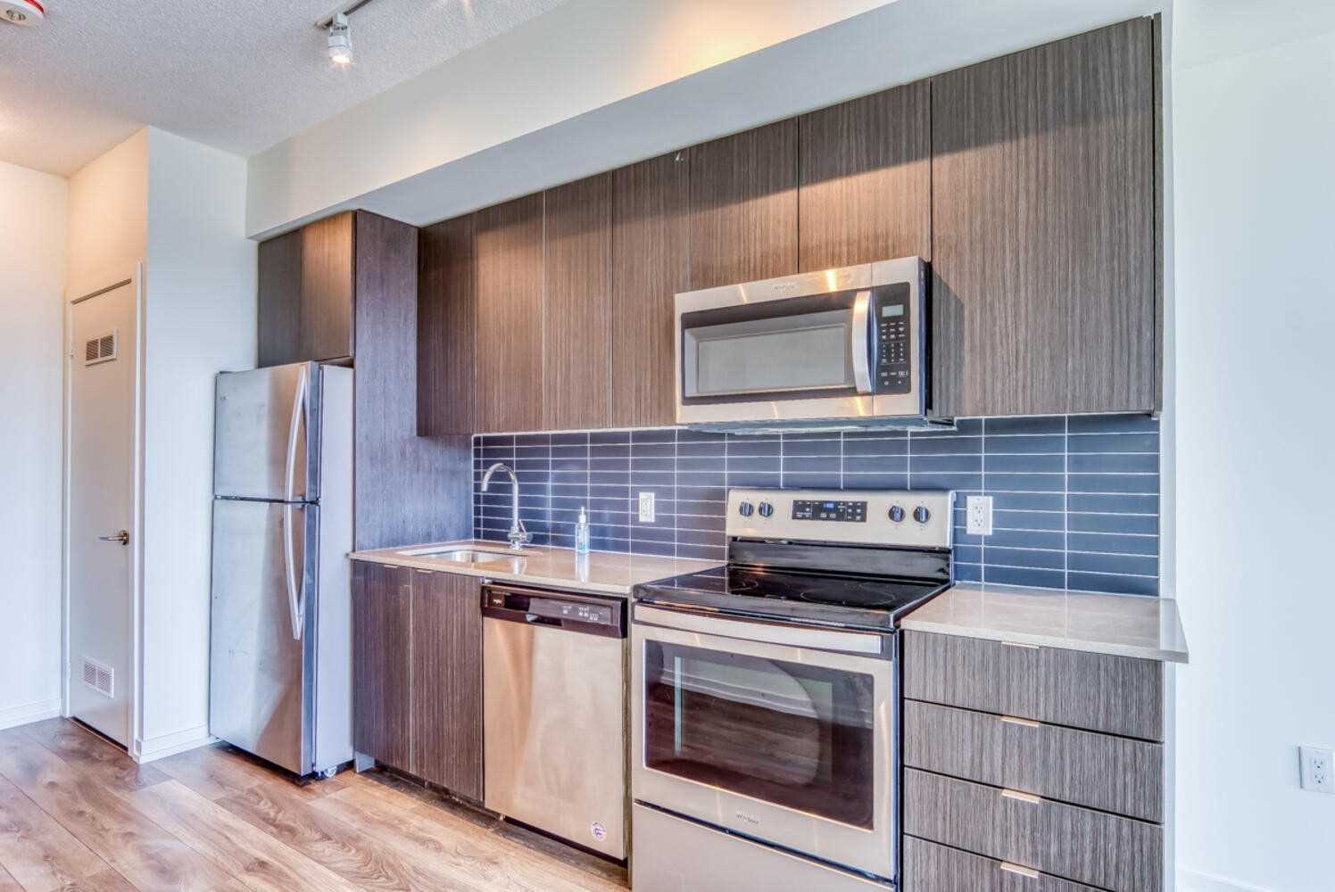 3237 Bayview Ave, #601