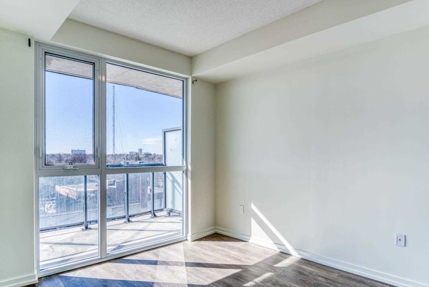 3237 Bayview Ave, #601