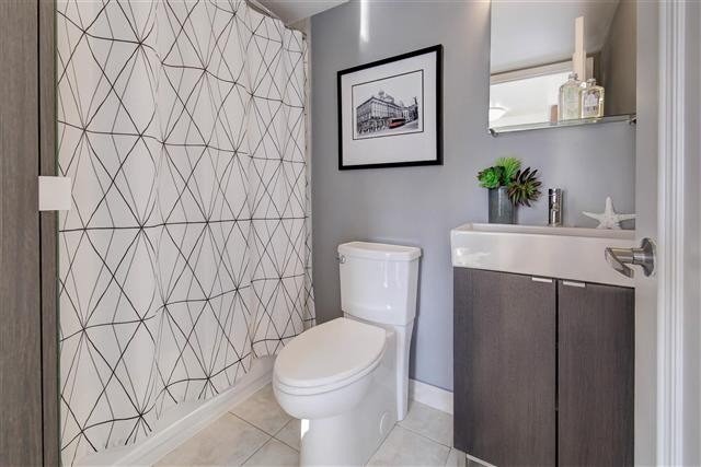 60 St Clair Ave W, #901