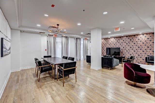 60 St Clair Ave W, #901