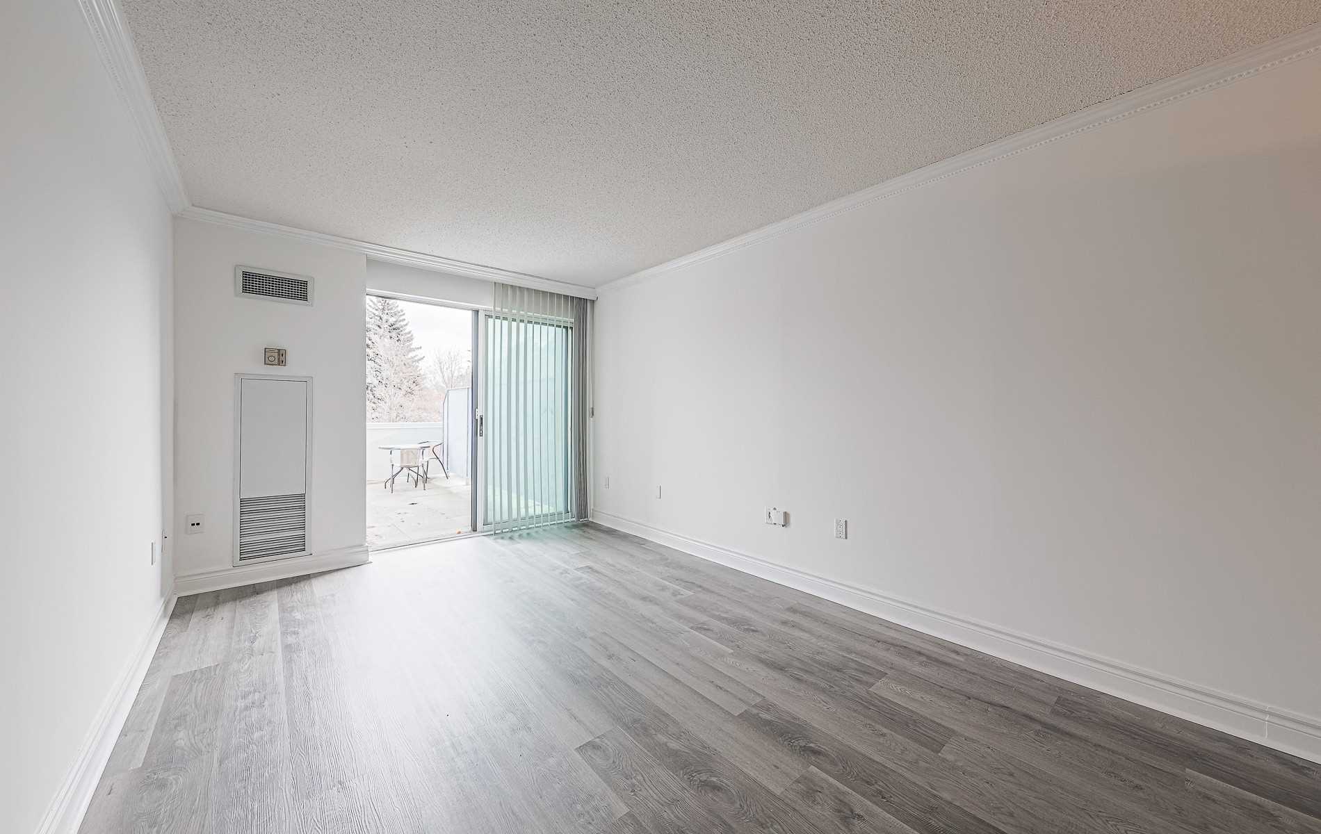 1 Hycrest Ave, #203