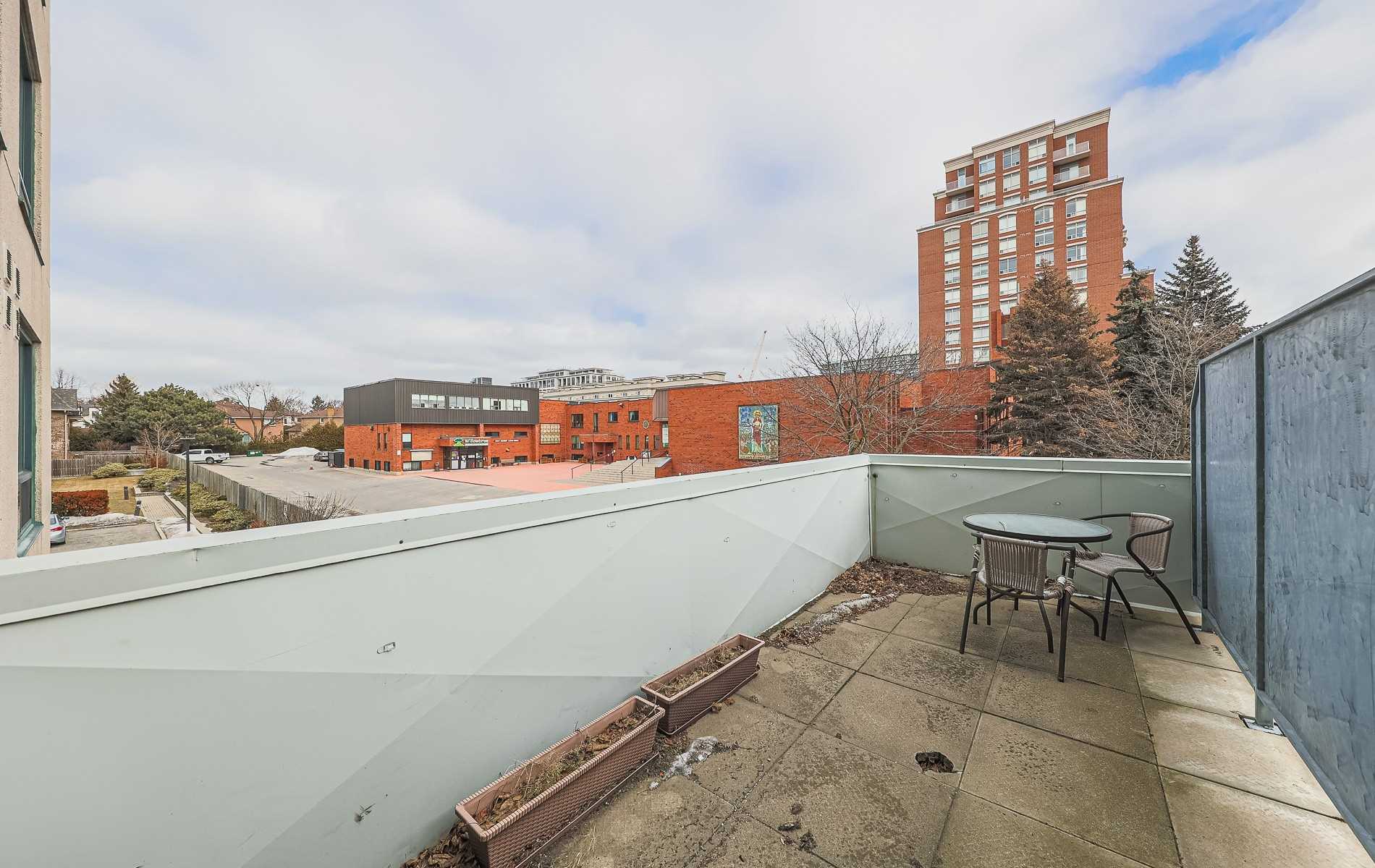1 Hycrest Ave, #203