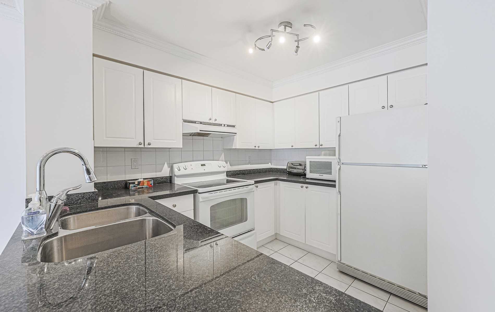 1 Hycrest Ave, #203