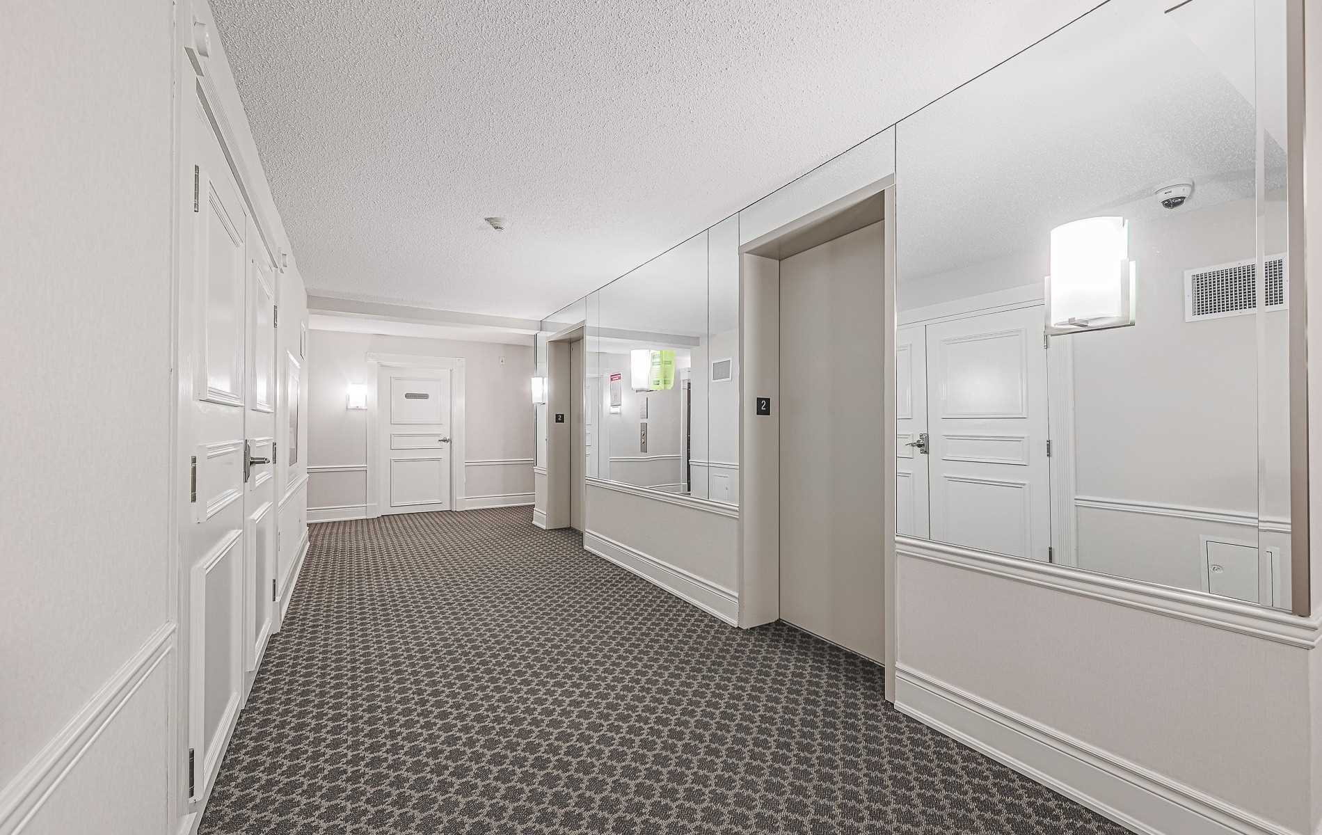 1 Hycrest Ave, #203