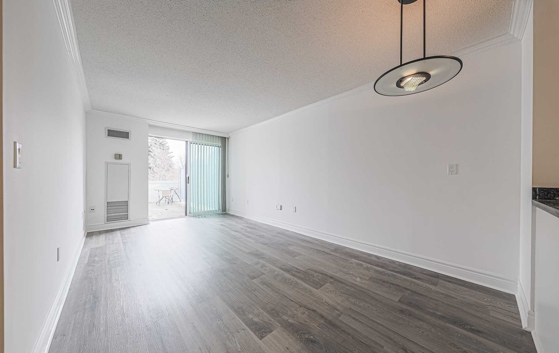 1 Hycrest Ave, #203