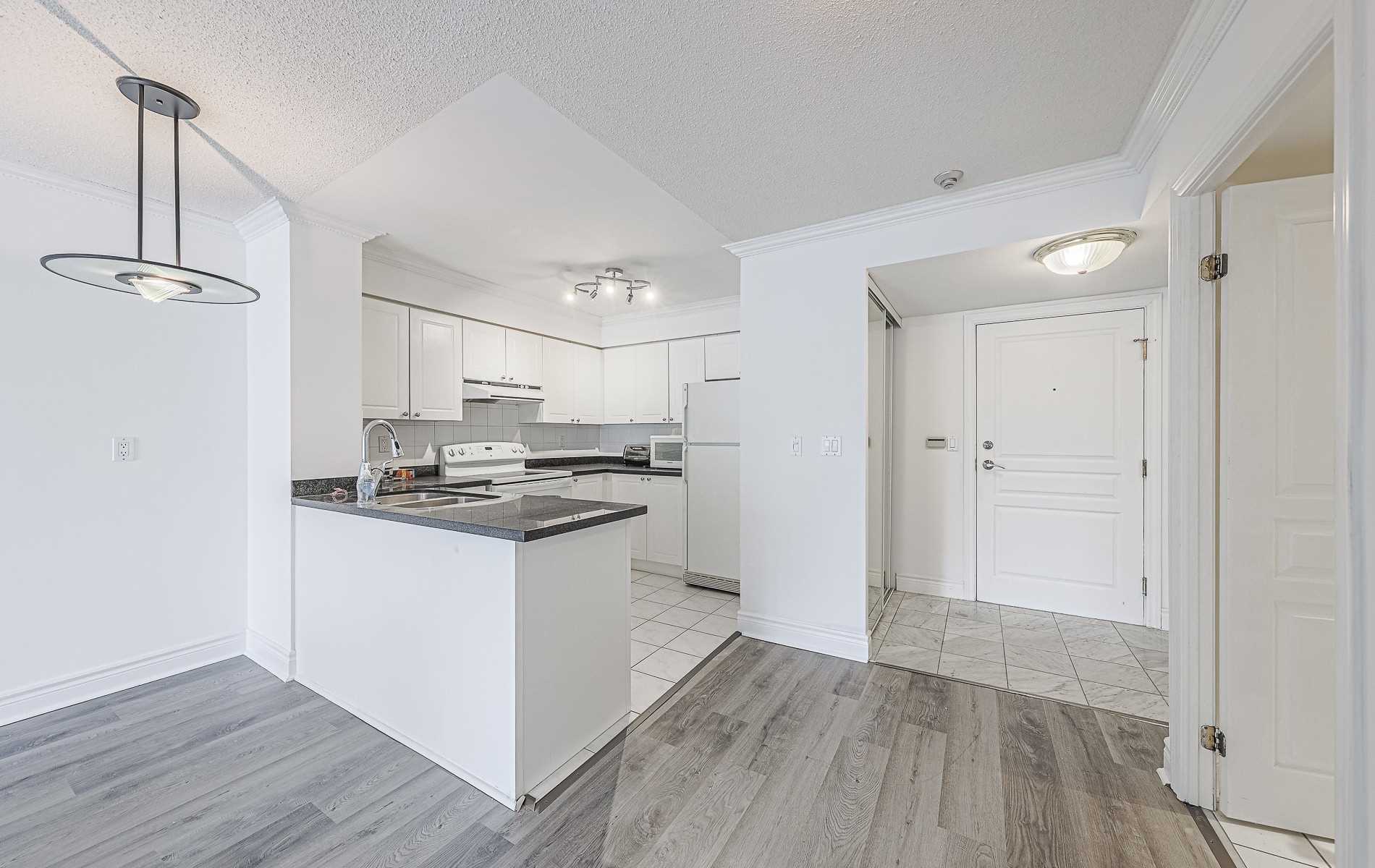 1 Hycrest Ave, #203