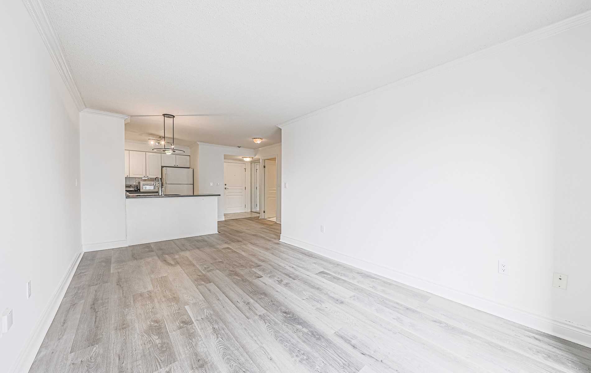 1 Hycrest Ave, #203